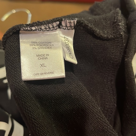 Black w/white letters LOVE. Long sleeve sweat shirt dress w/pockets - Picture 5 of 5